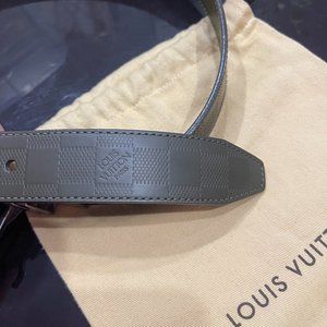 Louis Vuitton Men's Navy Leather Boston Damier Infini Reversible Belt  M9789R – Luxuria & Co.